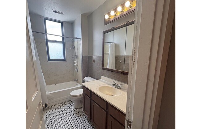 Building Photo - 3241 Jefferson Ave