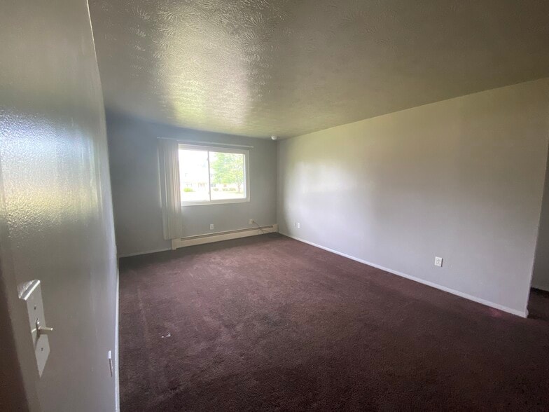 Living room - 3996 S Schenley Ave