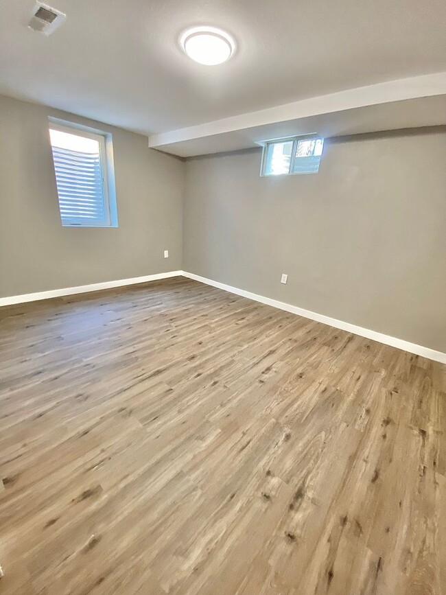 Building Photo - Spacious & Updated Home in Lakewood!-Open ...