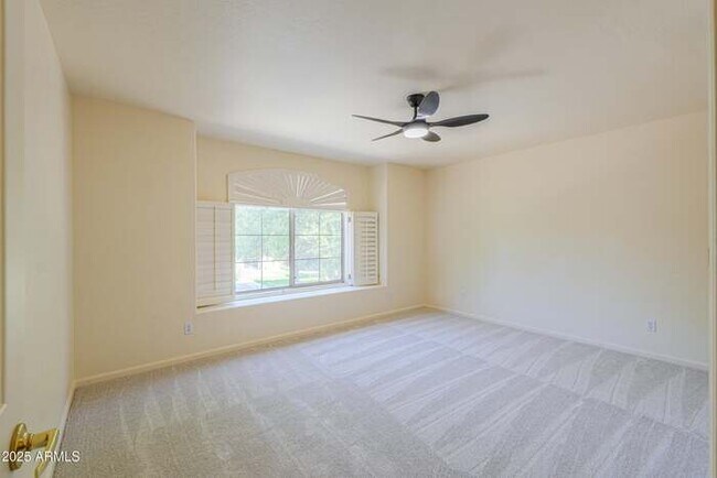 Building Photo - Stunning Cobble Creek II home with pool an...