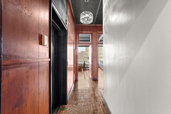 Building Photo - 136 Court St