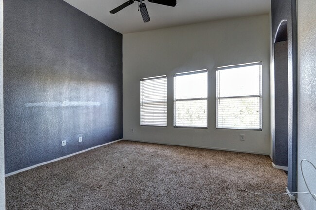 Building Photo - 6530 Bucking Horse Ln