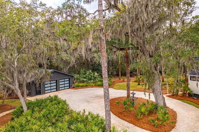 Building Photo - 6201 Frederica Rd