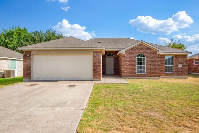 Primary Photo - 1606 Prickly Pear St