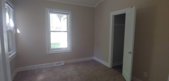 Building Photo - 2907 S 93rd St