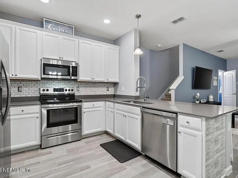 Building Photo - 1105 Beach Dune Dr