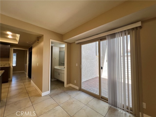 Building Photo - 9814 Ladera Ct