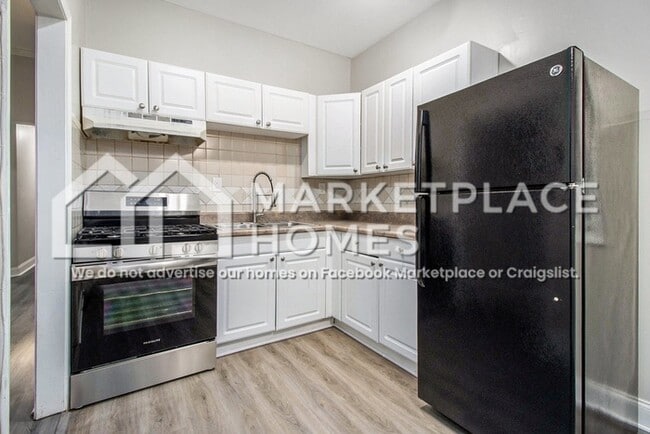 Building Photo - 1638 Mercer Ave