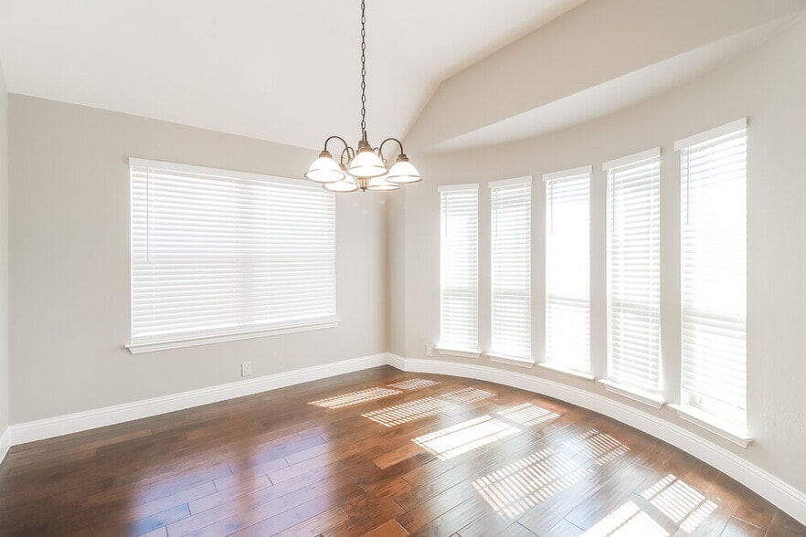 Building Photo - 429 Calvert Dr