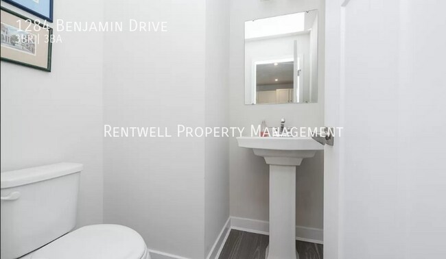 Building Photo - 1284 Benjamin Dr