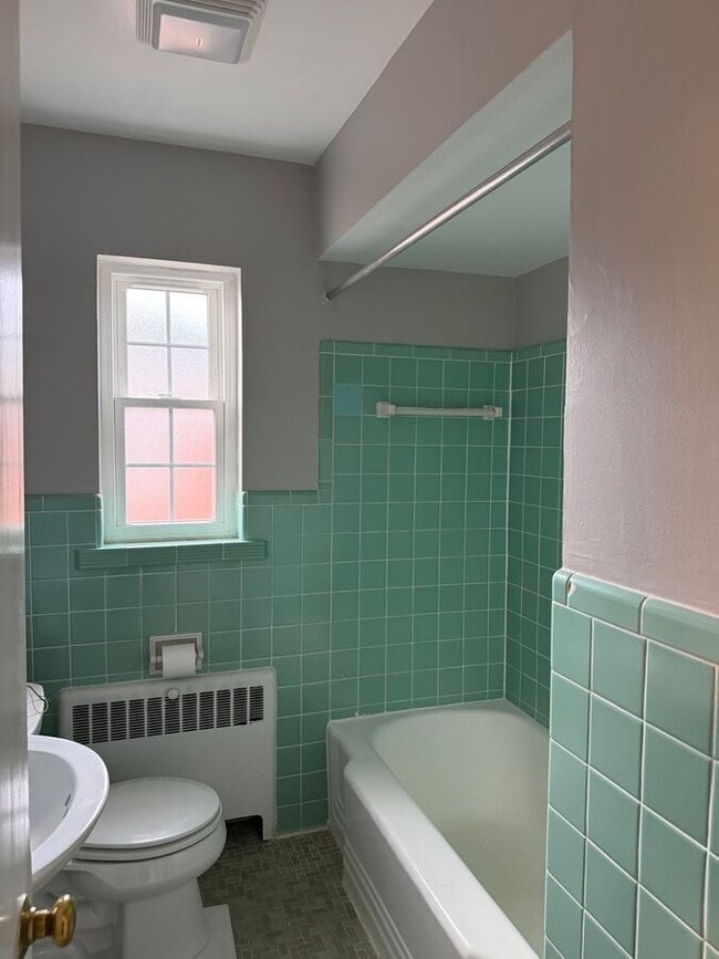 Building Photo - 6912 Murray Ave