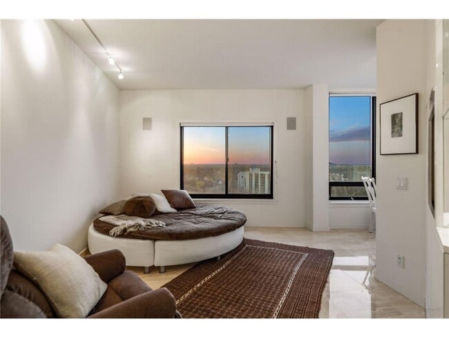 Building Photo - 2950 Dean Pkwy