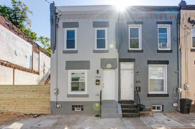 Building Photo - 2914 Westmont St