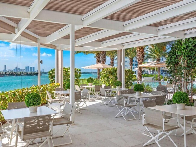 Building Photo - 450 Alton Rd