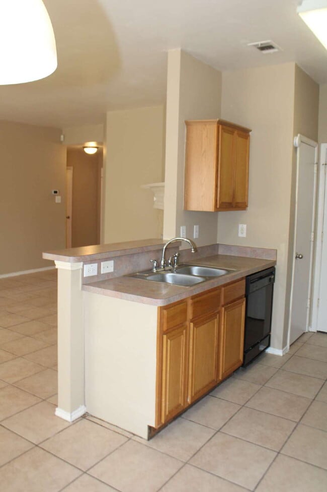 Building Photo - 2136 Coelum Ct