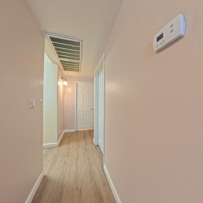 Building Photo - Next To Durango Casino | Gated Community | Laminate Floors | Community Fitness