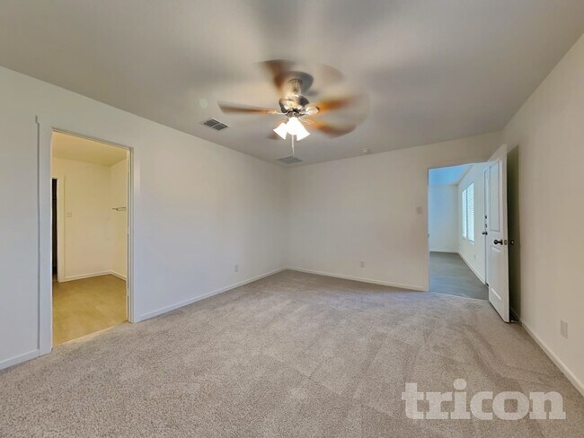 Building Photo - 1624 Parlier St