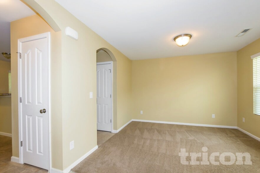 Building Photo - 4907 Magnasco Ln