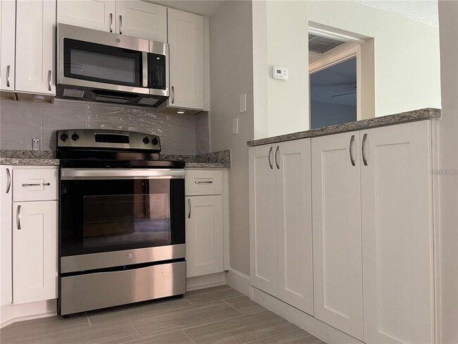Building Photo - 586 Orange Dr