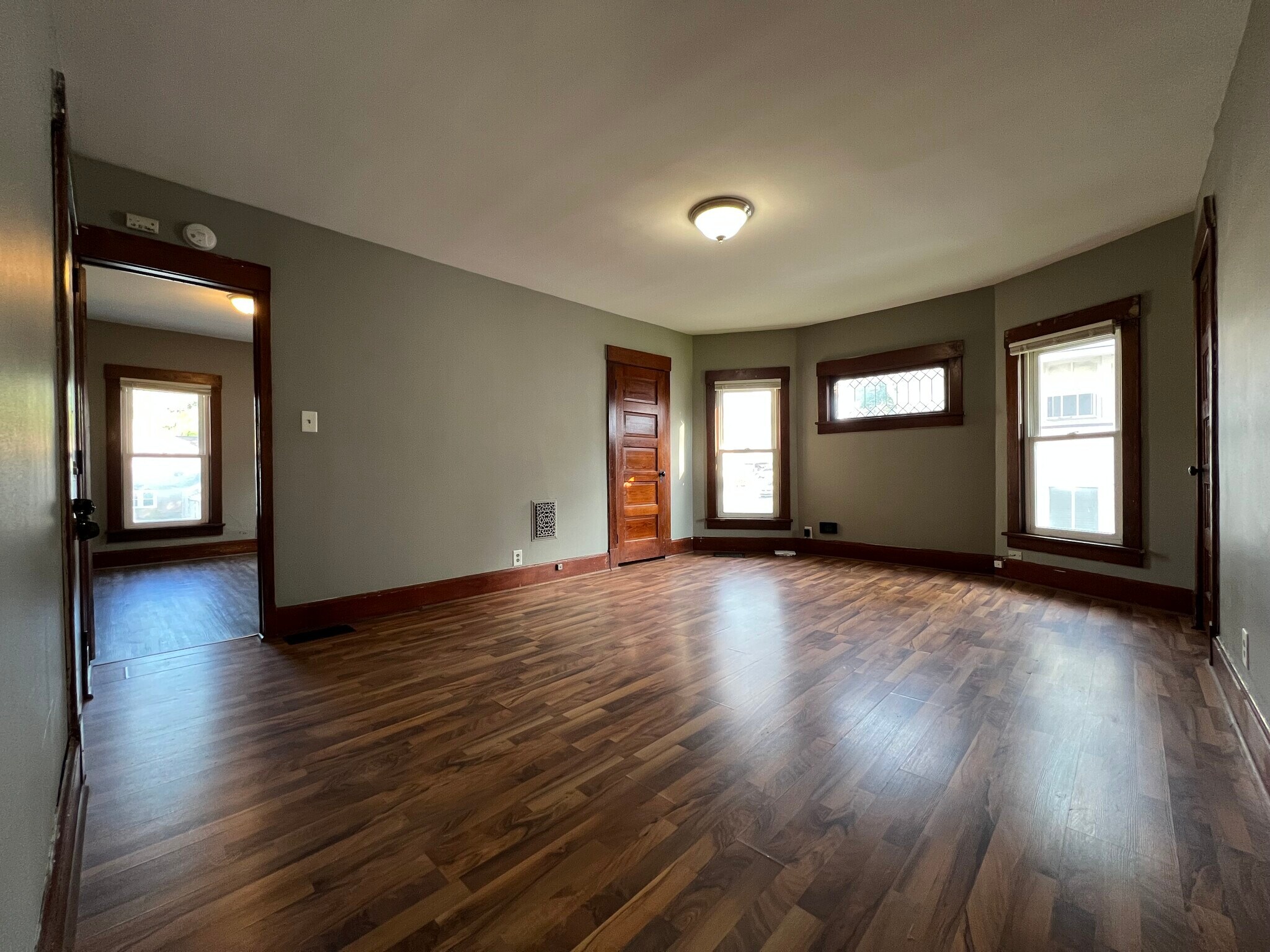 Building Photo - 117 E 8th St