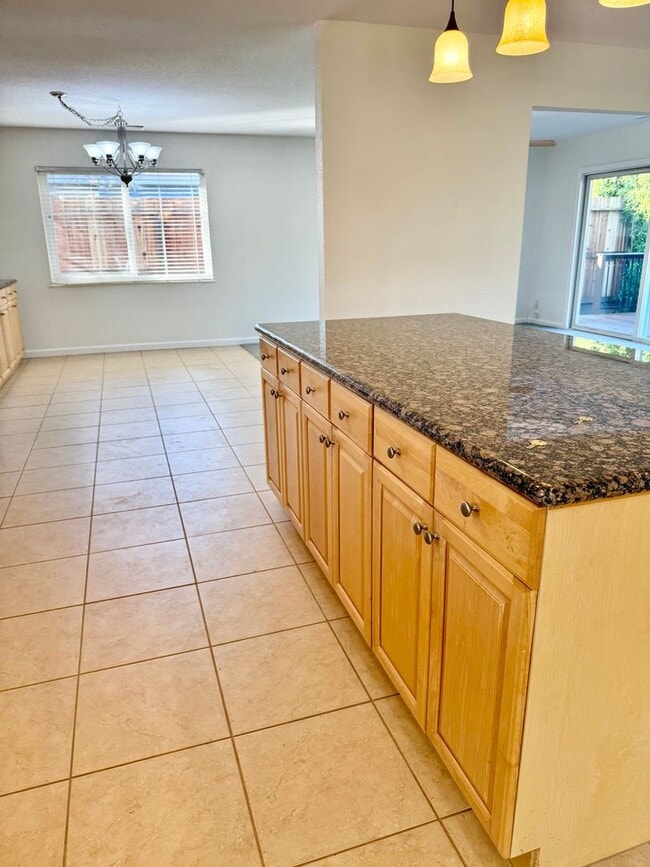 Building Photo - Beautiful Fair Oaks home