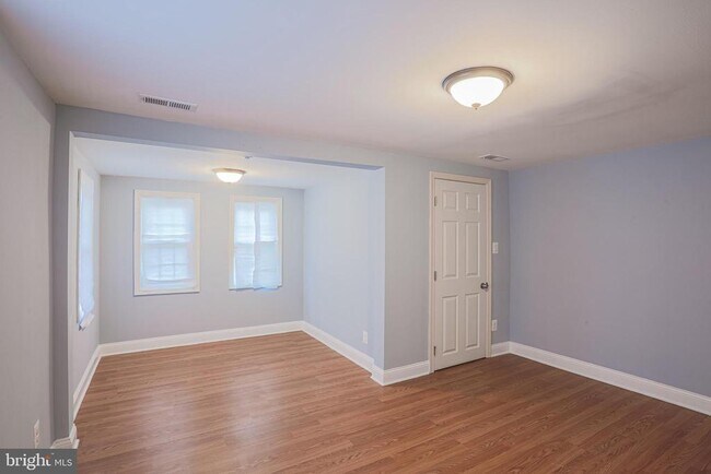 Building Photo - 4905 Ridge Ave