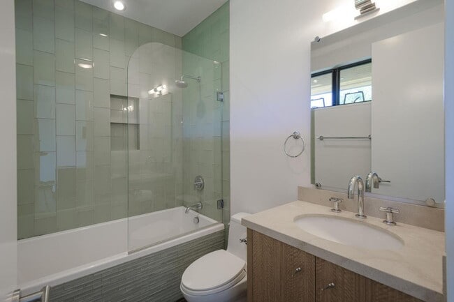 Building Photo - 2510 Skyfarm Dr