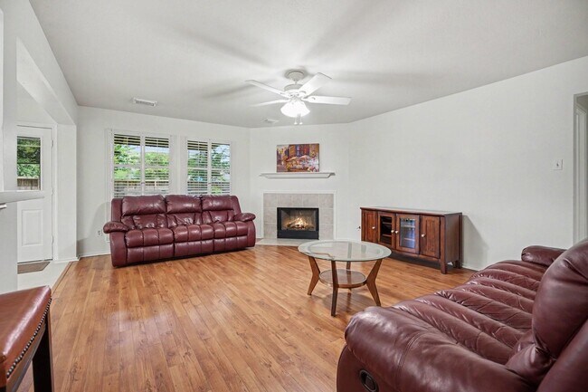 Building Photo - 1150 Andover Dr