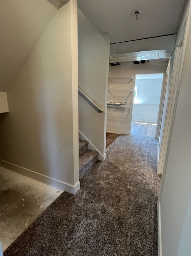 Building Photo - 3212 Babylon Rd