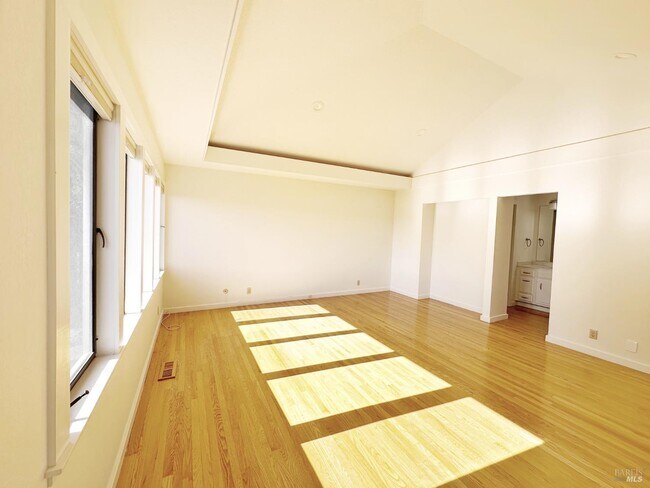 Building Photo - 172 Great Cir Dr