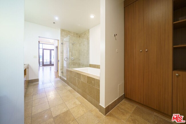 Building Photo - 1111 S Grand Ave