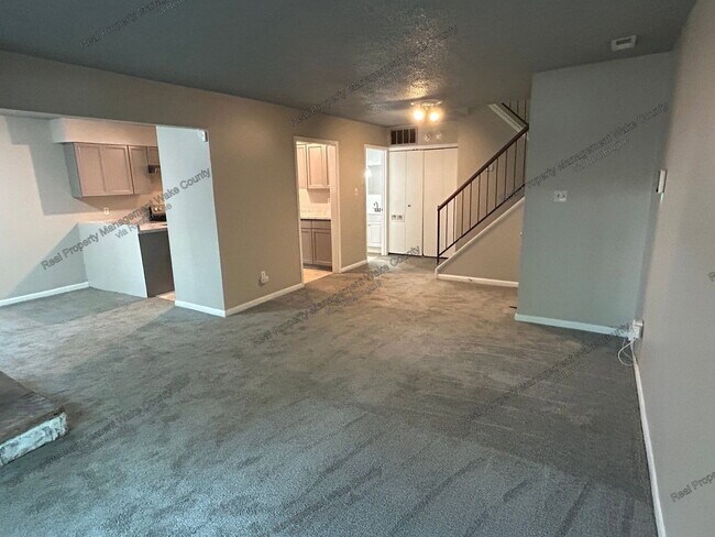 Building Photo - 4702 Walden Pond Dr