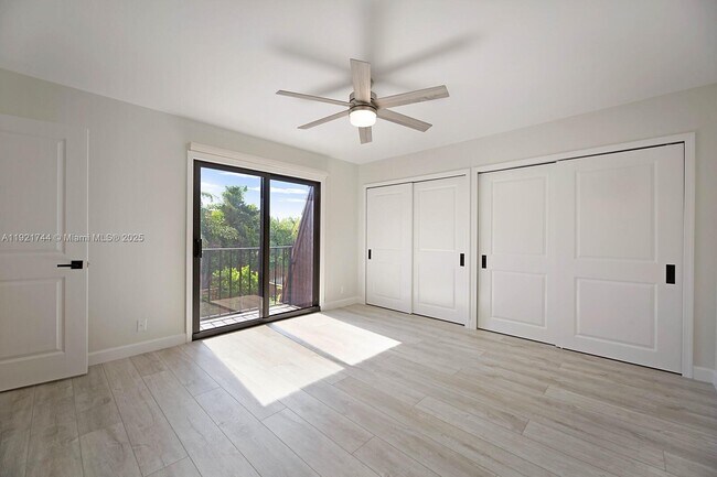 Building Photo - 1420 Ocean Way