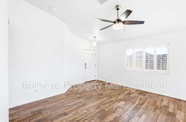 Building Photo - 3001 W Matthew Dr