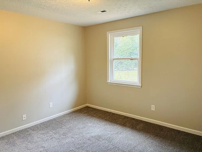 Building Photo - 42 Westgate Park Ln