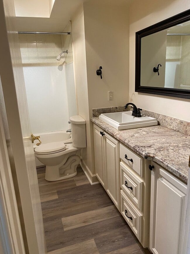 Building Photo - Located near downtown! Updated 3bed/2bath home with large family room/Rec room and side RV parking