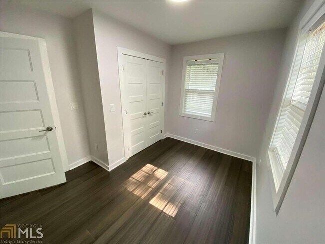 Building Photo - 1127 Dobbs Dr SE