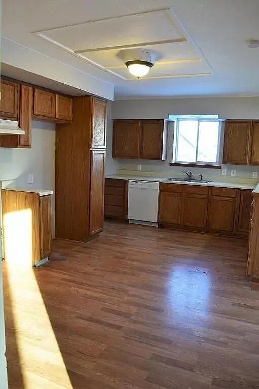 Building Photo - 910 Avenue B