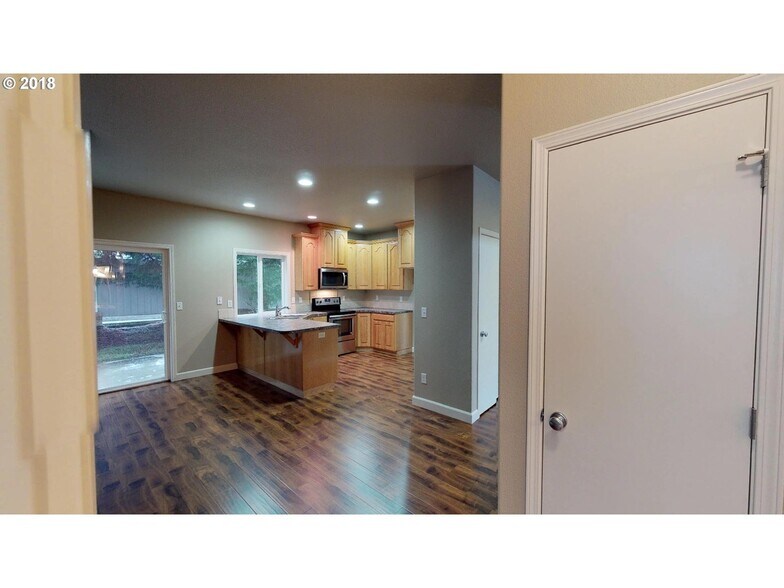 Building Photo - 12811 NE 49TH WAY