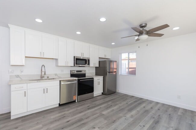 Building Photo - CHARMING Newly Constructed 1BD/BA Availabl...