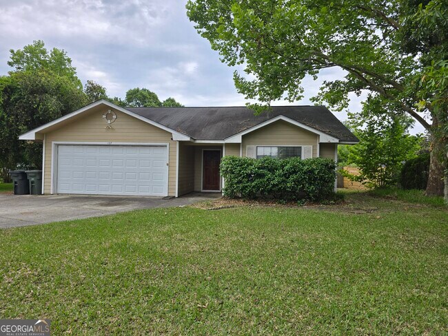 Building Photo - 127 Summerfield Dr