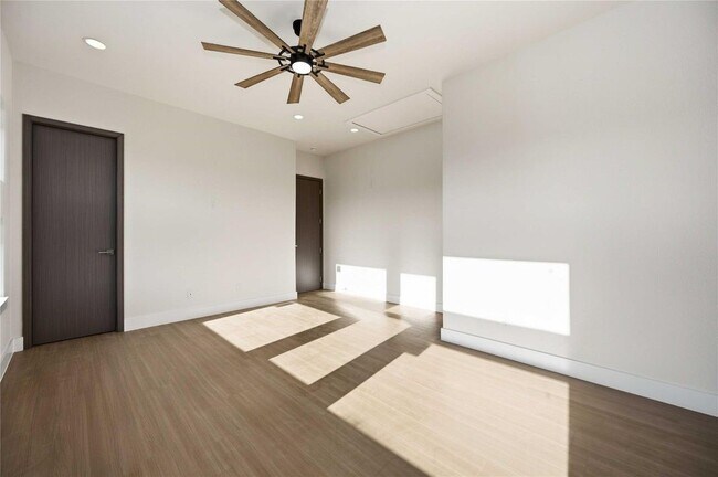 Building Photo - 4216 Dreyfus St