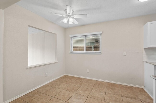 Building Photo - 5061 Amhurst Ln