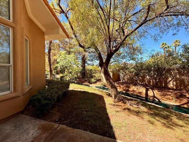 Building Photo - Gorgeous Spanish Trails 3BR House for lease!