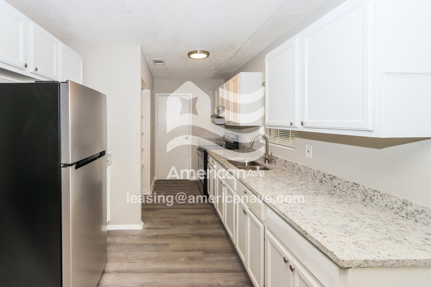 Building Photo - 505 Madrid St