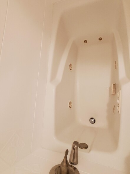 Building Photo - 13724 Ruette Le Parc