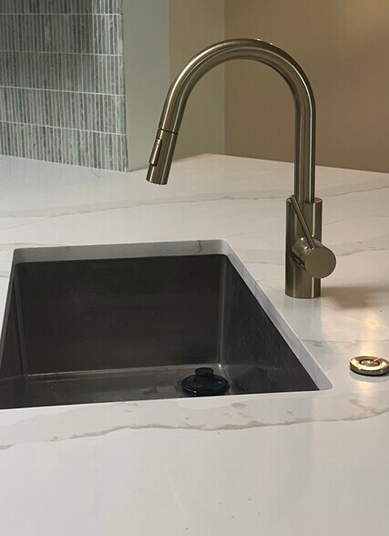 champagne bronze fixtures - 9849 Baywinds Dr