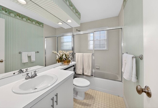 Building Photo - 150 Talmage Farm Ln