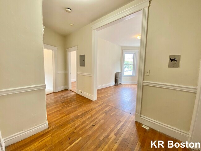 Primary Photo - 5 Walbridge St