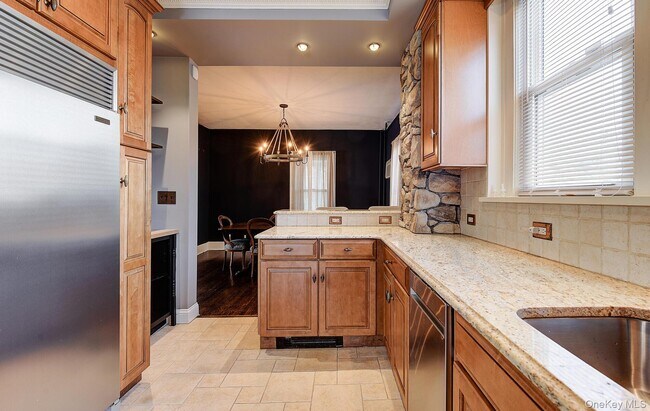 Building Photo - 256 Nassau Rd